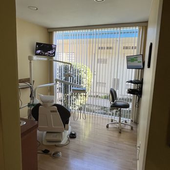Vigen Alikhanian, DDS - Dentist room - General Dentistry Near Me - Burbank, California Vigen Alikhanian, DDS - Dentist room - General Dentistry Near Me - Burbank, California