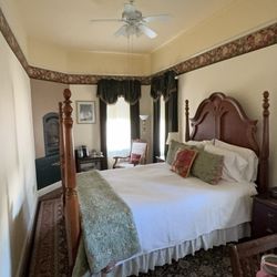 Weaverville Hotel - #6 room