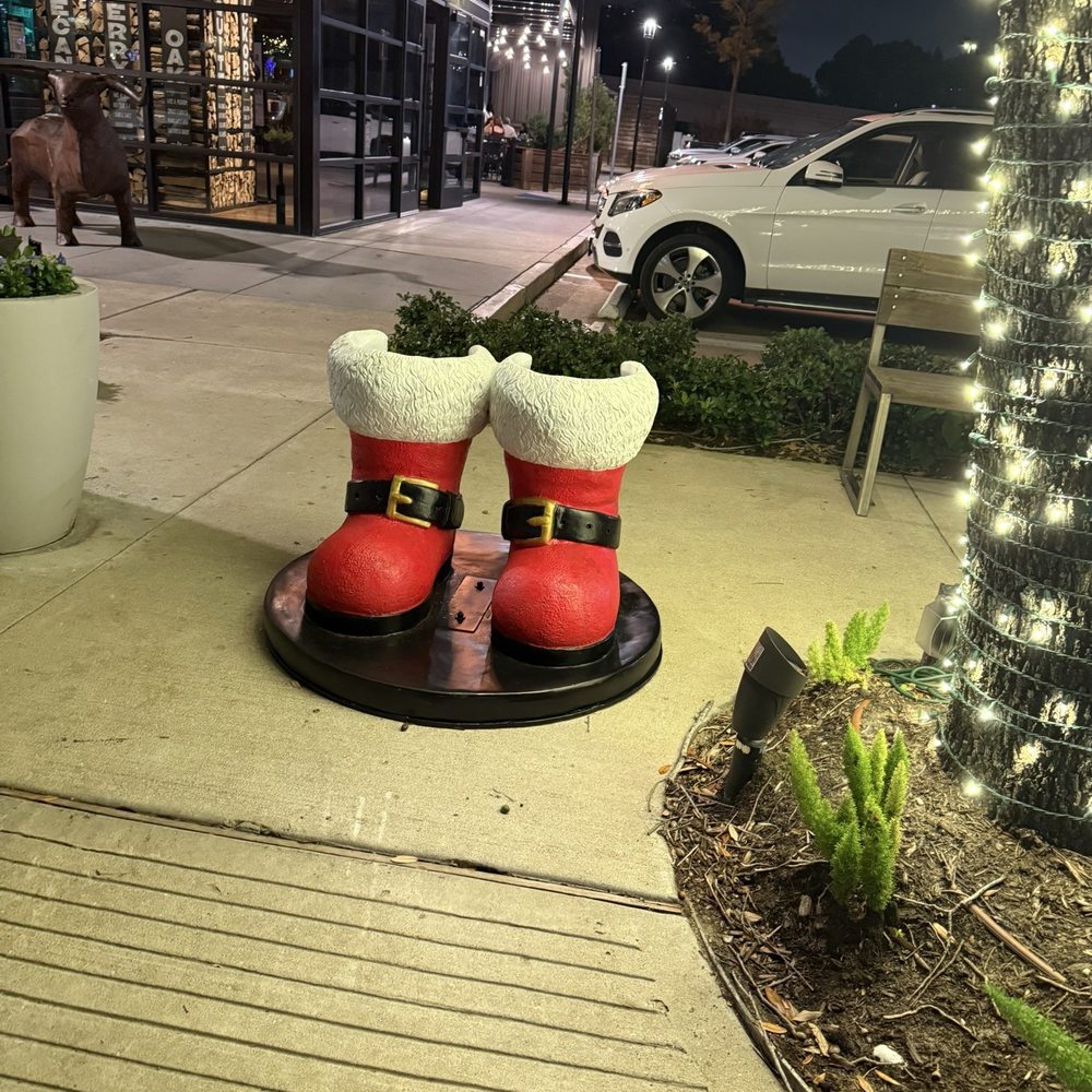 The Rustic - Outside decor - Venues & Event Spaces Near Me - Houston, Texas The Rustic - Outside decor - Venues & Event Spaces Near Me - Houston, Texas