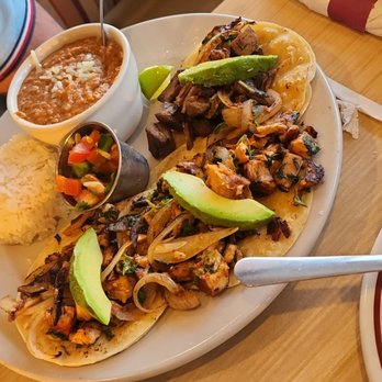 Zully’s Latin American Kitchen - Tacos - Salvadoran Near Me - Willis, Texas