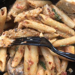 Does this look like extra sauce?? I really think this place is the most horrible noodles and company I've ever been too!!! Smh