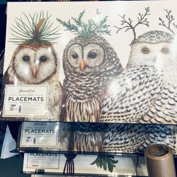 Crème de la Crème - Packs of paper placemats - Home Decor Near Me - Richmond, Virginia