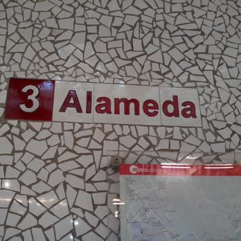 Metro Alameda - Detalle del trencadis - Metro Stations Near Me - Valencia, V