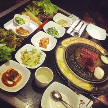 平昌韓國BBQ - Free side dishes and vegetable platter with delicious homemade peanut sauce! - Korean Near Me - Hong Kong, HK