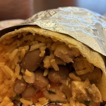 Mi Pueblito Mexican Cafe - Grilled chicken burrito - Mexican Near Me - Caldwell, Idaho