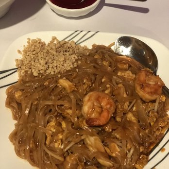 Sweet Mango - Chicken and shrimp pad thai - Burmese Near Me - San Jose, California Sweet Mango - Chicken and shrimp pad thai - Burmese Near Me - San Jose, California
