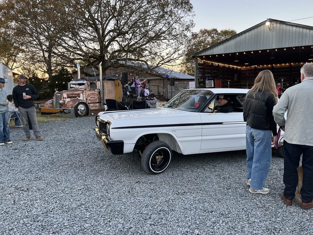 Loping Crow Distillery Logo
