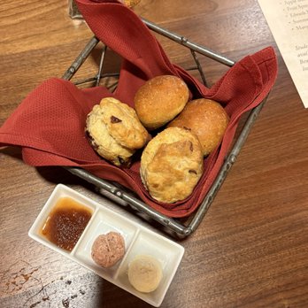The Keeter Center - Bread and butter selection - Hotels Near Me - Point Lookout, Missouri