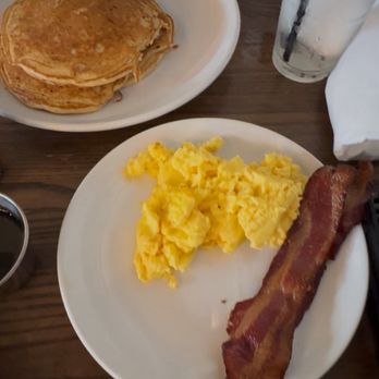 Another Broken Egg Cafe - Buttermilk Pancakes - Breakfast & Brunch Near Me - Bossier City, Louisiana