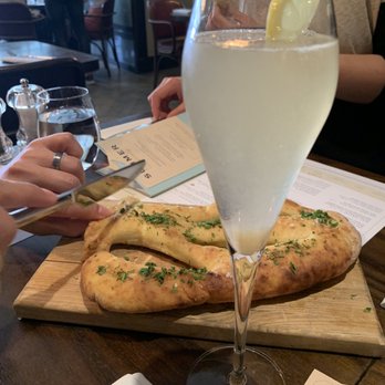 Côte - French 75 and the garlic bread - Breakfast & Brunch Near Me - London, XGL Côte - French 75 and the garlic bread - Breakfast & Brunch Near Me - London, XGL