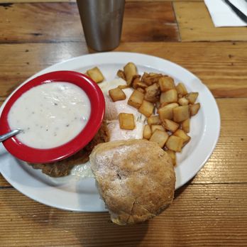 Farmhouse Restaurant - American Near Me - Branson, Missouri