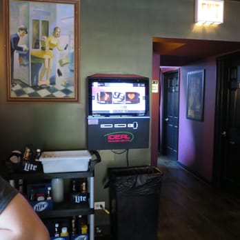The Aberdeen Tap - Juke box - Bars Near Me - Chicago, Illinois