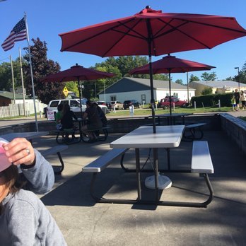 Silver Scoops Cafe & Creamery - Ice Cream & Frozen Yogurt Near Me - Silver Lake, Michigan