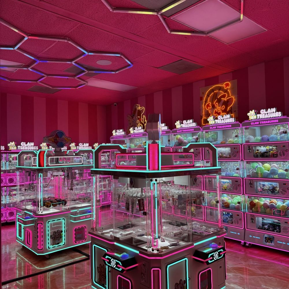 Claw Treasures - Arcades Near Me - Sugar Land, Texas