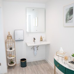 Power4 Pilates - Restroom