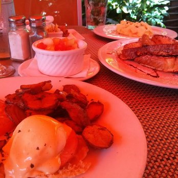 Oliver's Bistro - Breakfast! Eggs Benedict and French Toast. Fruit, potatoes and Eggs. - Breakfast & Brunch Near Me - Miami Beach, Florida