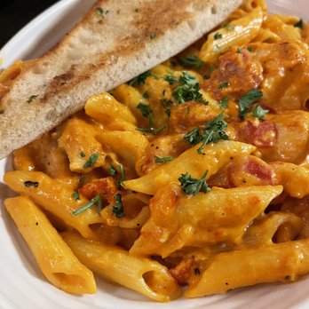 Fitzwilly's Restaurant - Wicked Alfredo - Bars Near Me - Northampton, Massachusetts