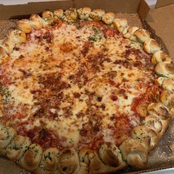 Munchy’s Pizza & Wings - Carlito's Way (28") with bacon AND garlic knot crust!!! - Pizza Near Me - Deerfield Beach, Florida Munchy’s Pizza & Wings - Carlito's Way (28") with bacon AND garlic knot crust!!! - Pizza Near Me - Deerfield Beach, Florida