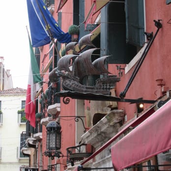 Hotel Saturnia & International - Also the front, this shows the Caravel the Hotel's logo for their restaurant (which has very good food) - Hotels Near Me - Venezia, VE