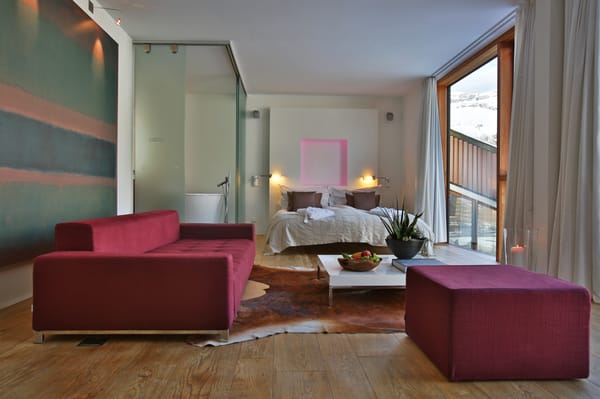 Riders Hotel by null