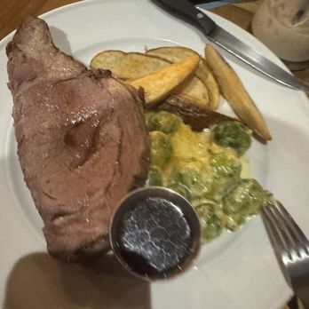 Waterfront Wine Bar - Prime rib - Wine Bars Near Me - Manitowoc, Wisconsin