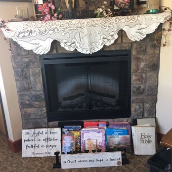 Crossroads Coffee Cafe - Reading nook - Coffee & Tea Near Me - Gladstone, Oregon