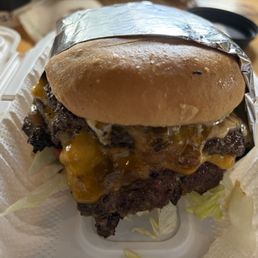 Cheeseburger with caramelized onions Cheeseburger with caramelized onions