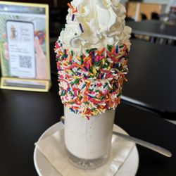 Coco and Hazel - Small cake shake (sooo good)