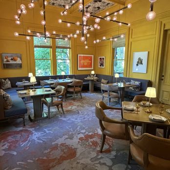 The Madrona - Inside dining area - Hotels Near Me - Healdsburg, California