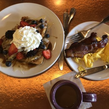 Another Broken Egg Cafe - Cafes Near Me - Fairhope, Alabama