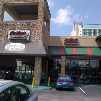Giordano's - Storefront - Pizza Near Me - Orlando, Florida