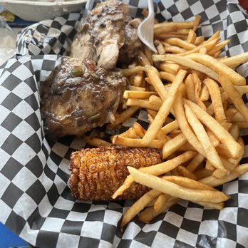 Shipwreck Lee's - Jerk chicken - Fish & Chips Near Me - Tobermory, Ontario