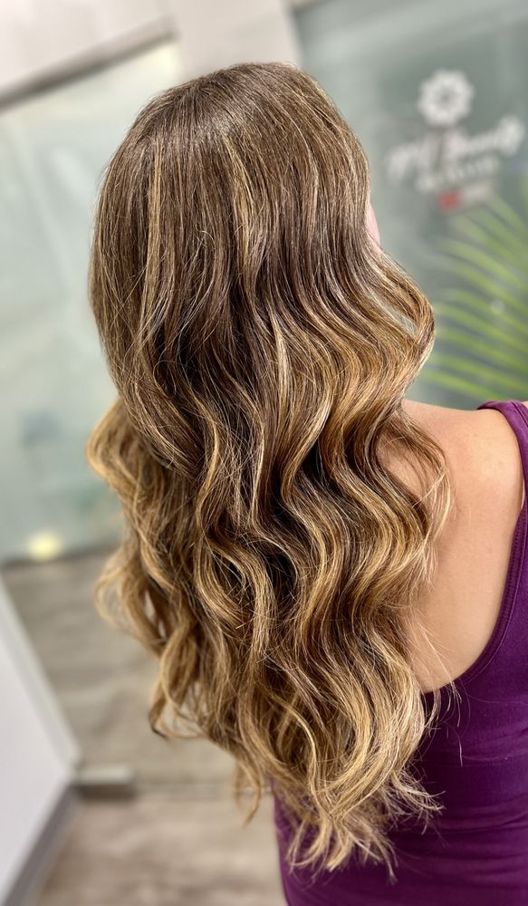 Lacey Nichole Hair Logo