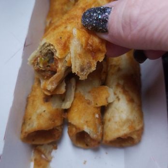 7-Eleven - Dry nasty old cold hard steak and cheese taqitos - Convenience Stores Near Me - South Gate, California
