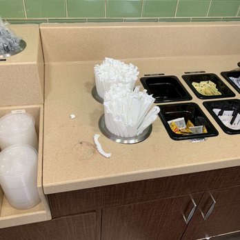Jack in the Box - Drink stain not cleaned and trash left behind. - Fast Food Near Me - Wheat Ridge, Colorado