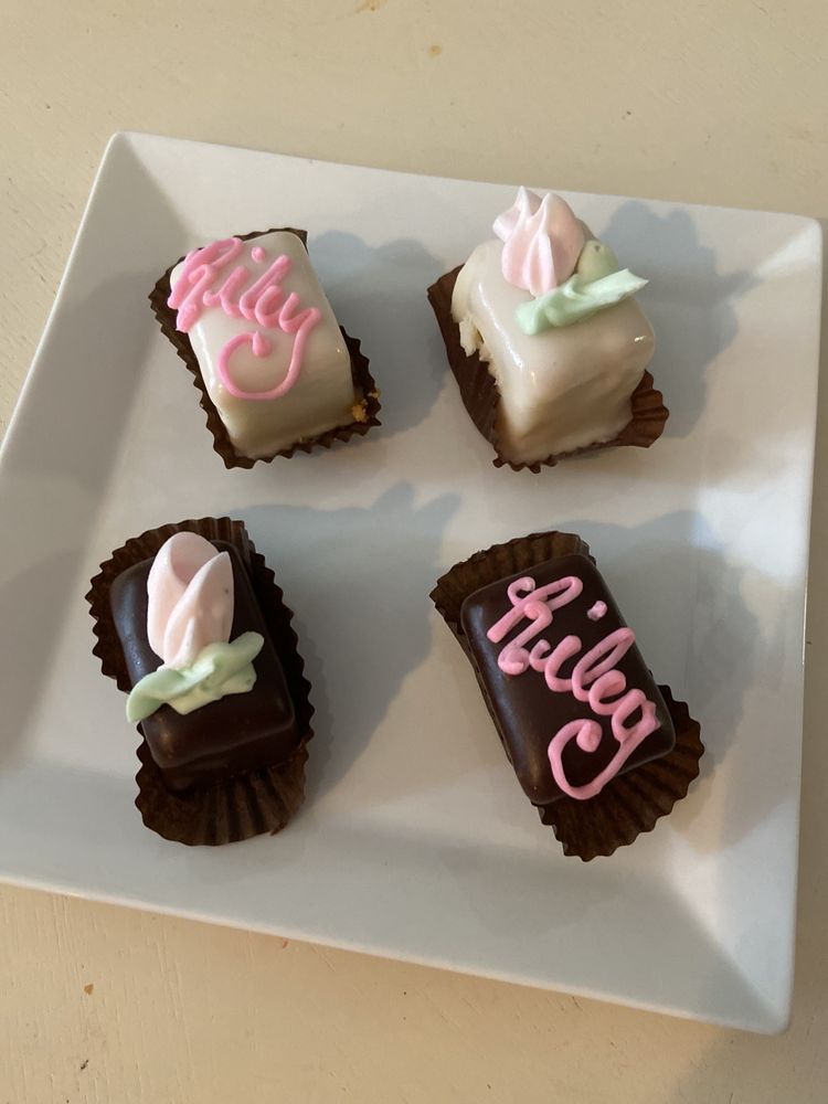 GALLO’S BAKERY 20 Photos & 41 Reviews Bakeries 3701 Church Rd, Mount Laurel, NJ Phone Number