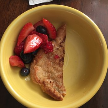Chelsea Inn - Homemade French toast and berry medley - Pubs Near Me - Atlantic City, New Jersey