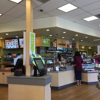Cumberland Farms - customers at the counter - Convenience Stores Near Me - BLOOMFIELD, Connecticut Cumberland Farms - customers at the counter - Convenience Stores Near Me - BLOOMFIELD, Connecticut