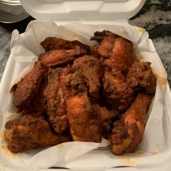 GiGi's Pizza - Buffalo wings-medium spicy - Pizza Near Me - Gardena, California