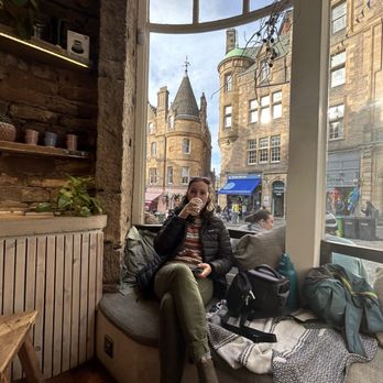 The Milkman - Interior - Coffee & Tea Near Me - Edinburgh, EDH