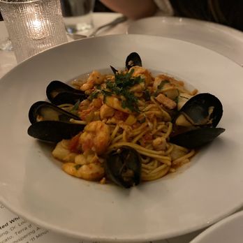 Ciao Bella - Linguine di Mare - Italian Near Me - Bloomington, Minnesota Ciao Bella - Linguine di Mare - Italian Near Me - Bloomington, Minnesota