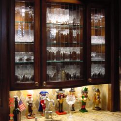 Lone Star Glass Company - Custom glass for furniture and cabinetry. Glass shelves.