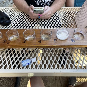 Mammoth Brewing - Flight of beers - Breweries Near Me - Mammoth Lakes, California Mammoth Brewing - Flight of beers - Breweries Near Me - Mammoth Lakes, California