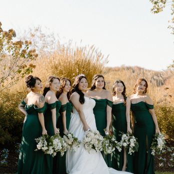 FERN Floral Studio - An autumn wedding featuring a bride and her bridesmaids carrying white and green floral arrangements accented with a touch of blush pink - Floral Designers Near Me FERN Floral Studio - An autumn wedding featuring a bride and her bridesmaids carrying white and green floral arrangements accented with a touch of blush pink - Floral Designers Near Me