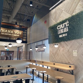 Farm Boy - Dining area - Grocery Near Me - Newmarket, Ontario