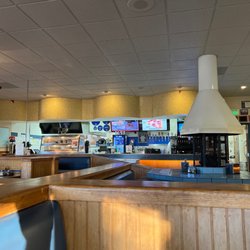 Gepetto's Pizza - Dining room.