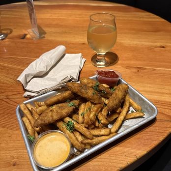 Brews Brothers Brewpub - Fish and chips - Brewpubs Near Me - Burbank, California