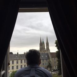 Hôtel Particulier Poppa - Hubby looking out at the view