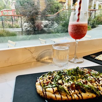 Oystertale - Tapas/Small Plates Near Me - Friday Harbor, Washington