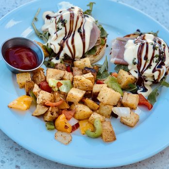 Lighthouse - Lighthouse Benedict - Breakfast & Brunch Near Me - Newport Beach, California